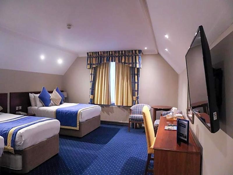 George Hotel image