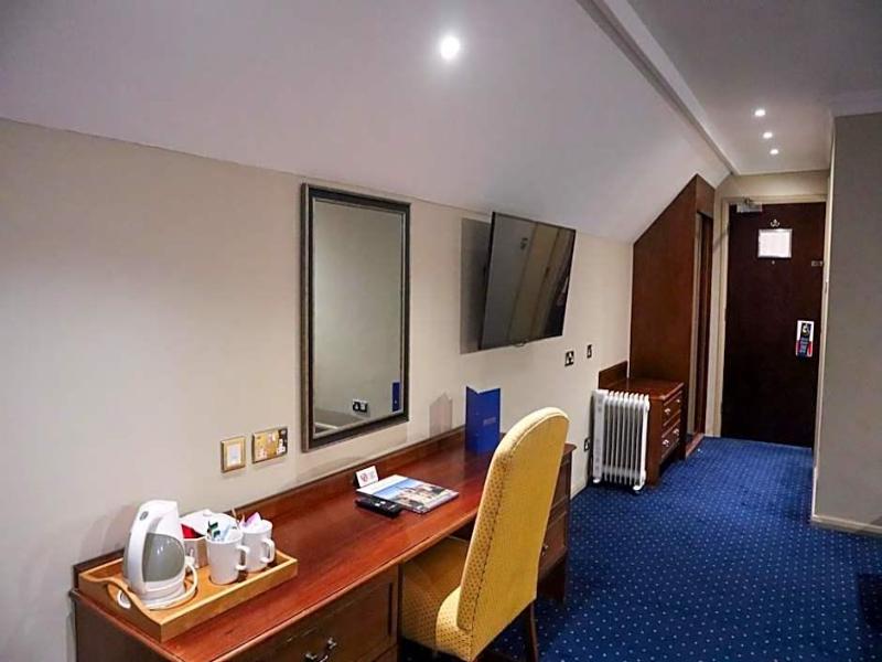 George Hotel image