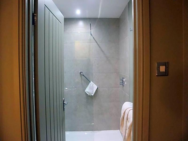 George Hotel image
