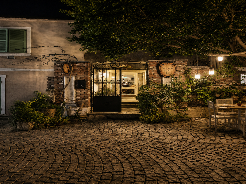 Alacati Kostem Hotel — exterior view