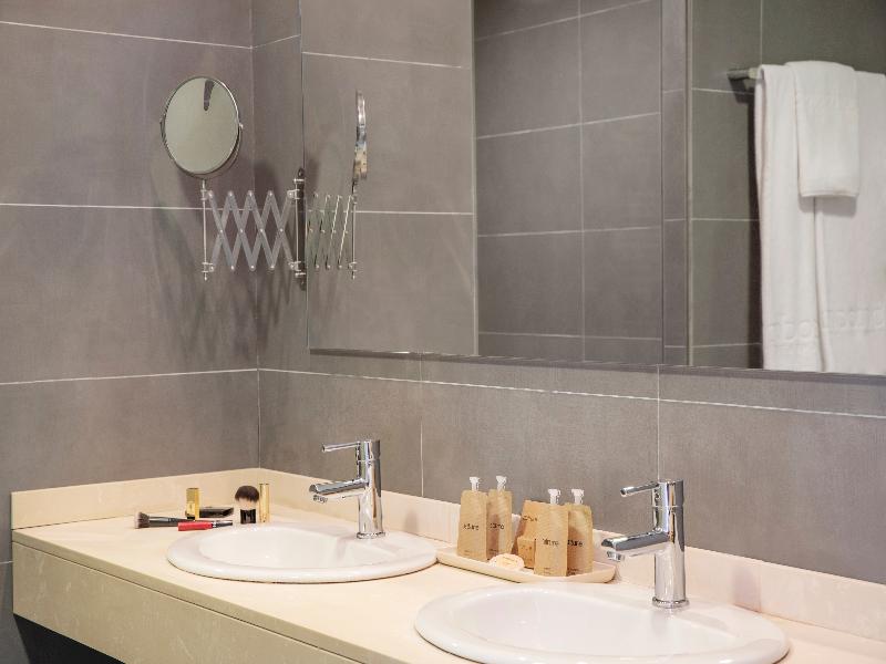 Portodrach Aparthotel & Suites image