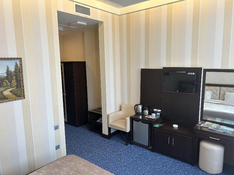 Aysberq Hotel image