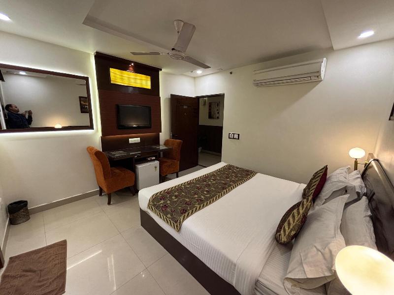Hotel Taj Inn image