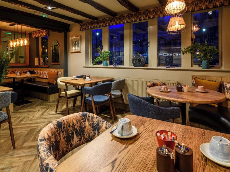 Old Bridge Hotel image