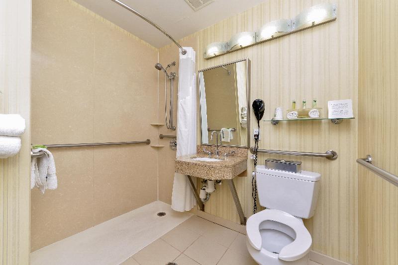 Holiday Inn Express LaGuardia photo 6