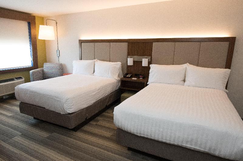 Holiday Inn Express LaGuardia photo 12