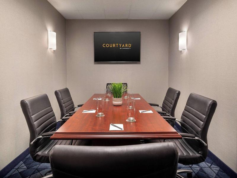 Courtyard Seattle Southcenter — photo 52