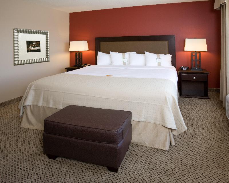 Holiday Inn & Suites Bakersfield photo 17