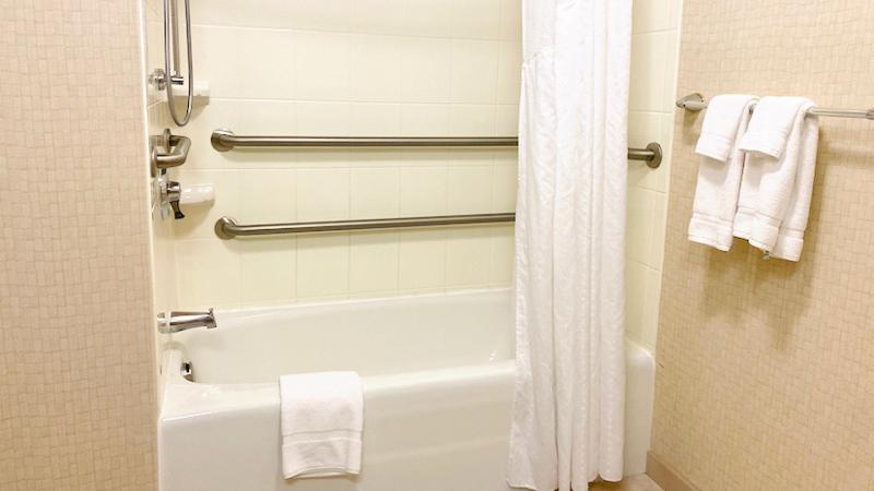 Holiday Inn & Suites Bakersfield