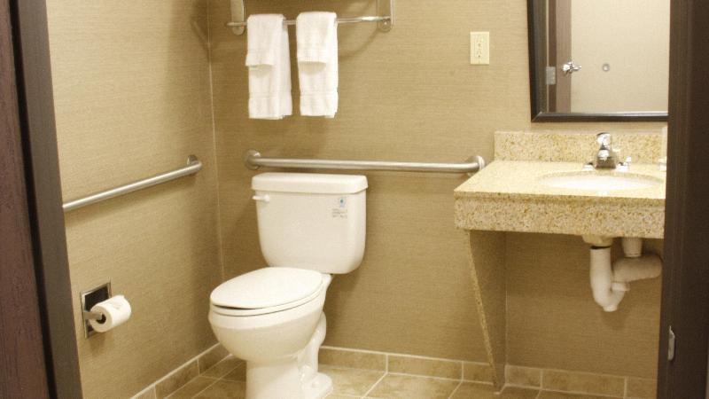 Holiday Inn & Suites Bakersfield