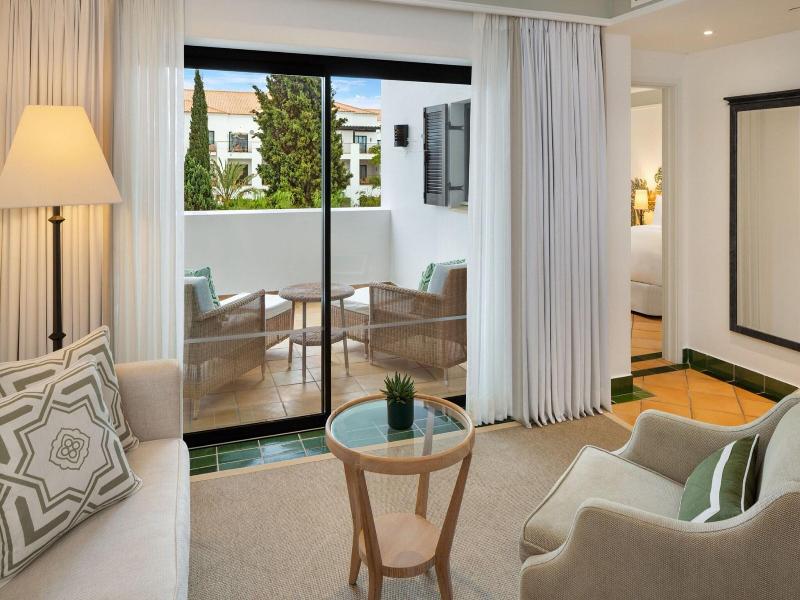 Pine Cliffs Resort image