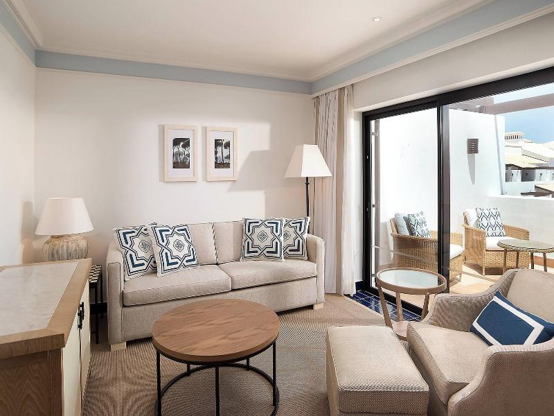 Pine Cliffs Resort image