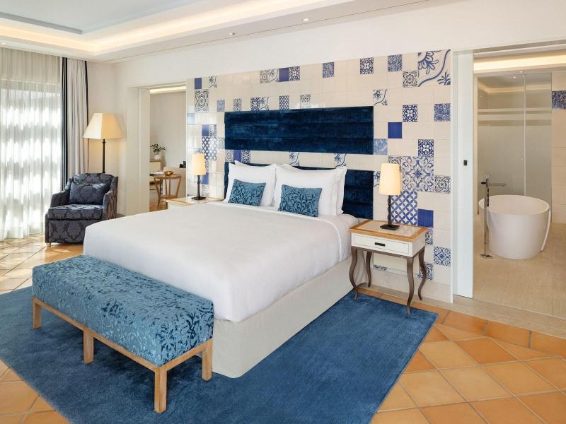 Pine Cliffs Resort image