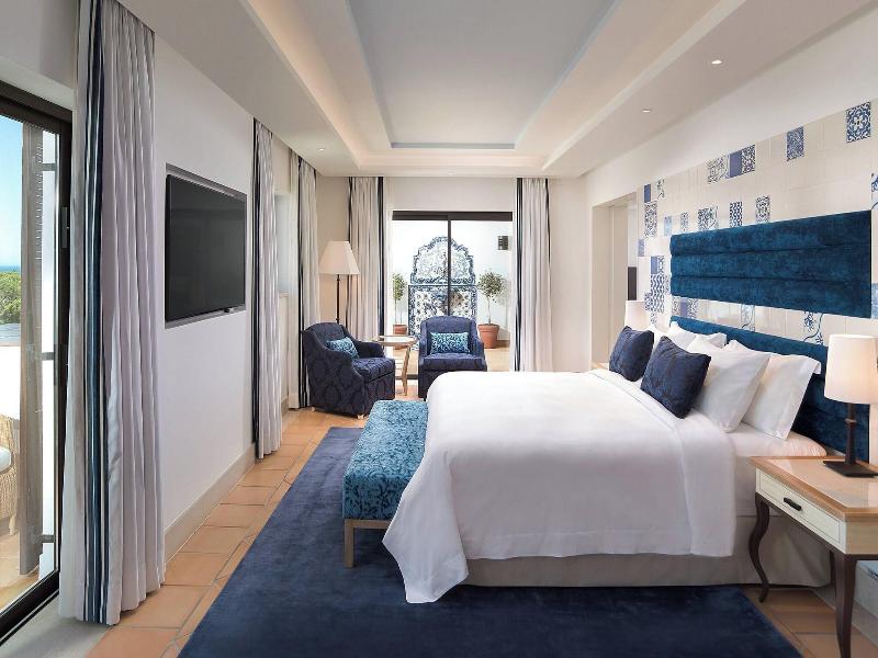 Pine Cliffs Resort image