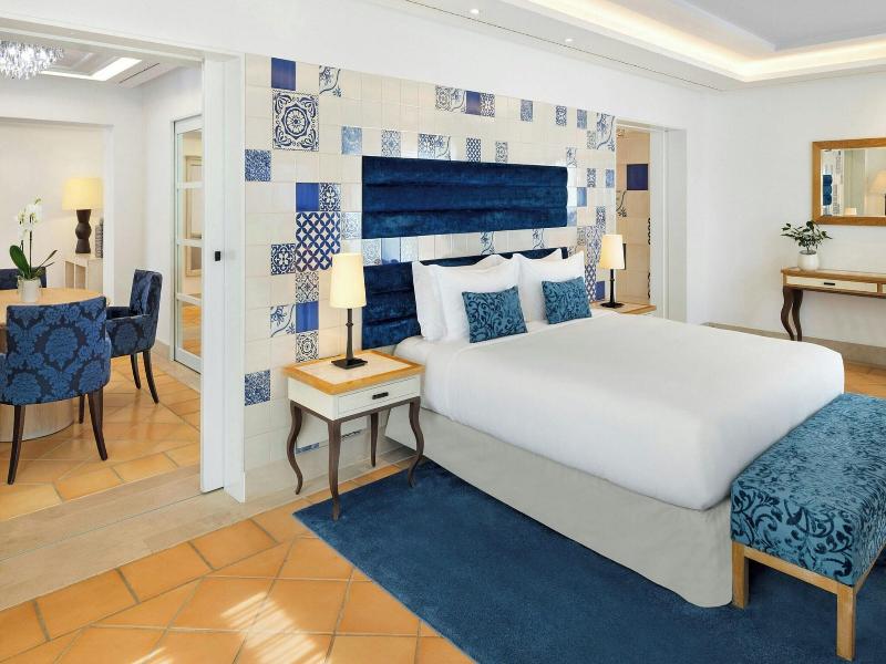Pine Cliffs Resort image