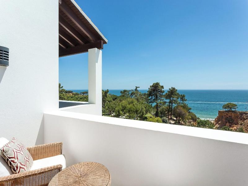 Pine Cliffs Resort image