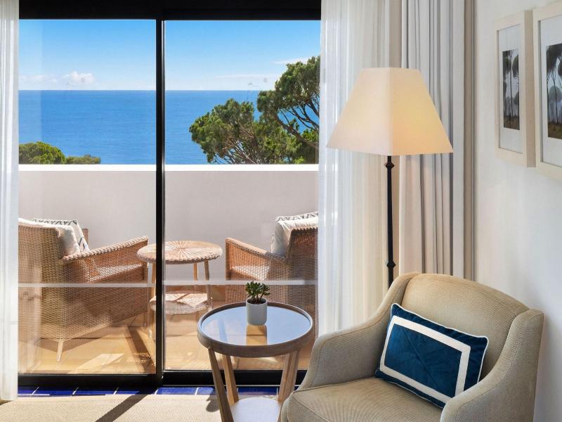 Pine Cliffs Resort image