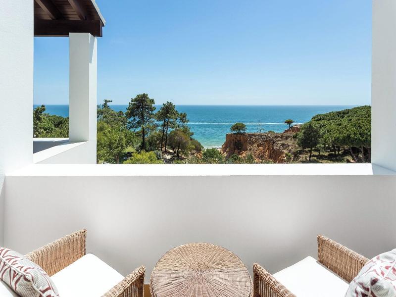 Pine Cliffs Resort image