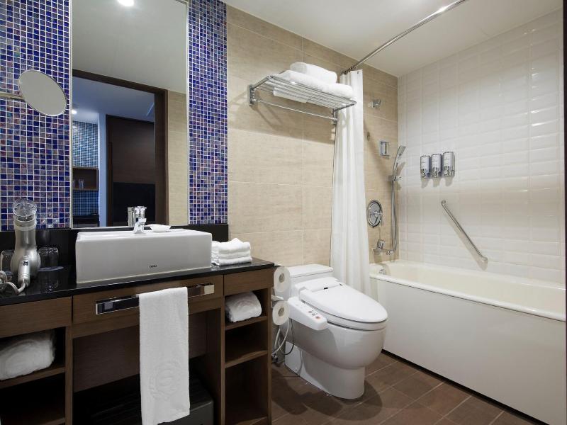 Sheraton Grande Tokyo Bay image