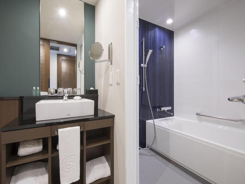 Sheraton Grande Tokyo Bay image