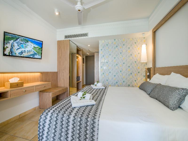 Kiani Beach Resort image