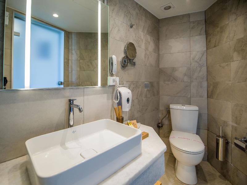 Kiani Beach Resort image