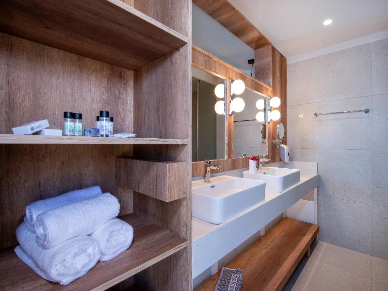 Kiani Beach Resort image