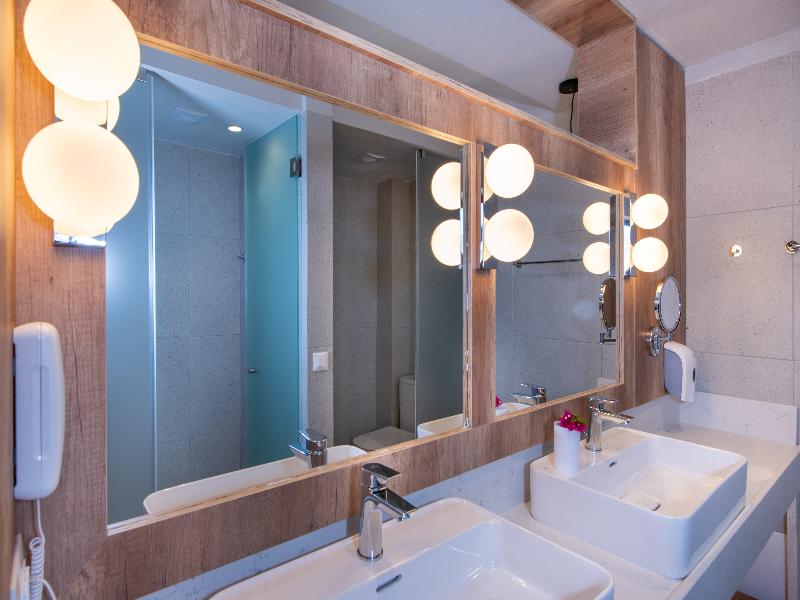 Kiani Beach Resort image