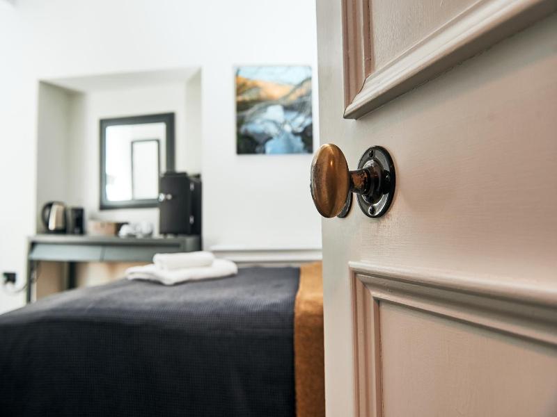 Browns Hotel - Laugharne image