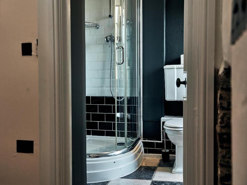 Browns Hotel - Laugharne image