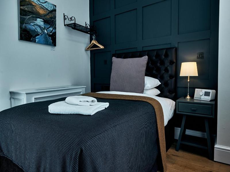 Browns Hotel - Laugharne image