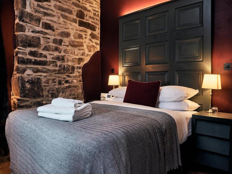 Browns Hotel - Laugharne — general view
