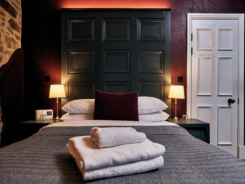 Browns Hotel - Laugharne image