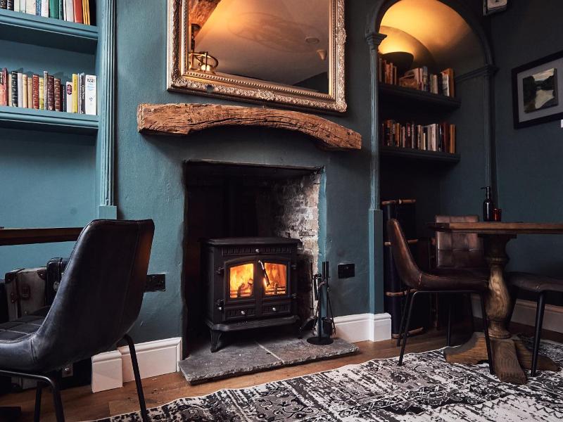 Browns Hotel - Laugharne image