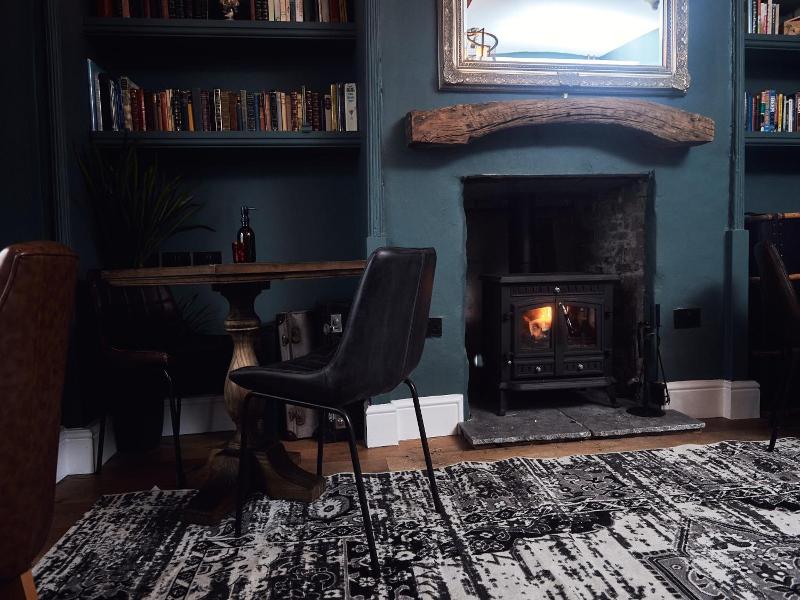 Browns Hotel - Laugharne image