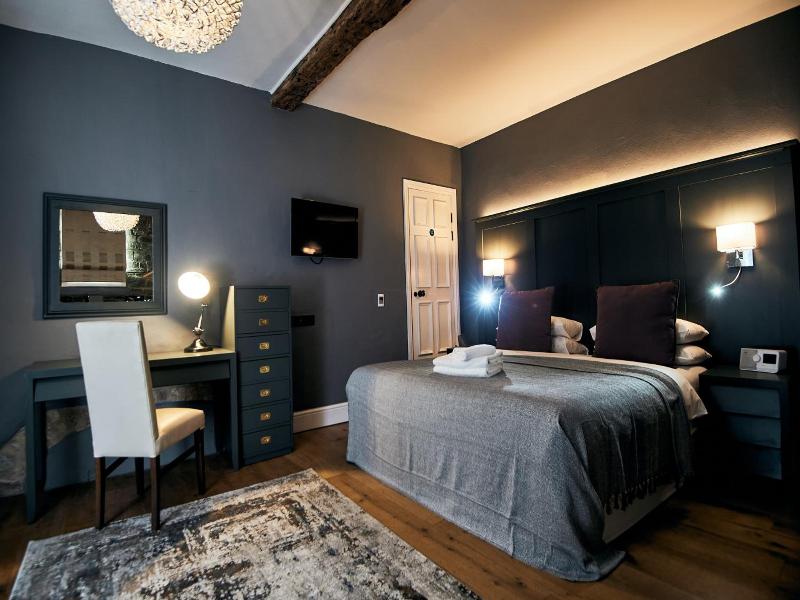 Browns Hotel - Laugharne image