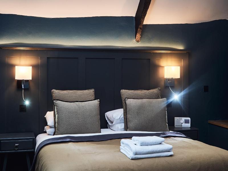 Browns Hotel - Laugharne image