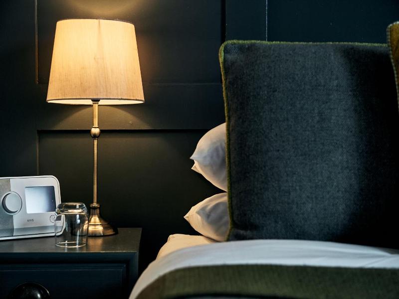 Browns Hotel - Laugharne image