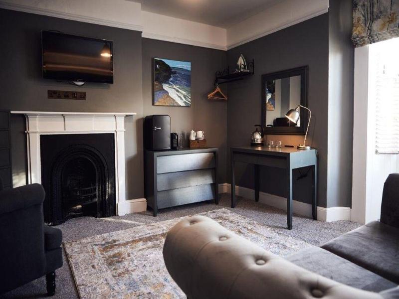 Browns Hotel - Laugharne image