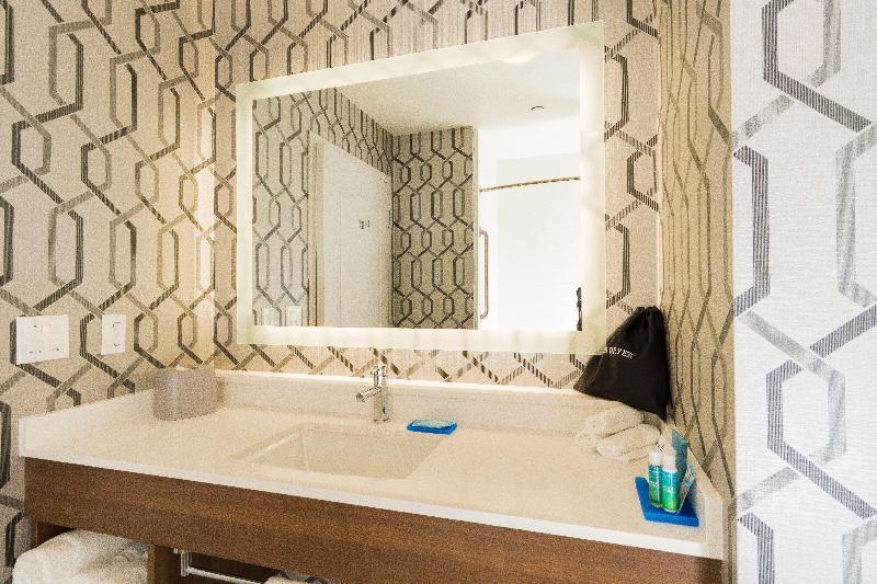 Holiday Inn Express Hollywood Walk of Fame image