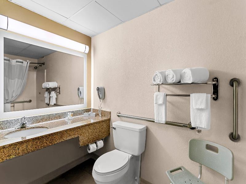Quality Inn Jessup Columbia South Near Fort Meade image