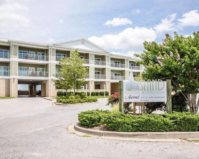 Island Inn & Suites, an Ascend Collection hotel image