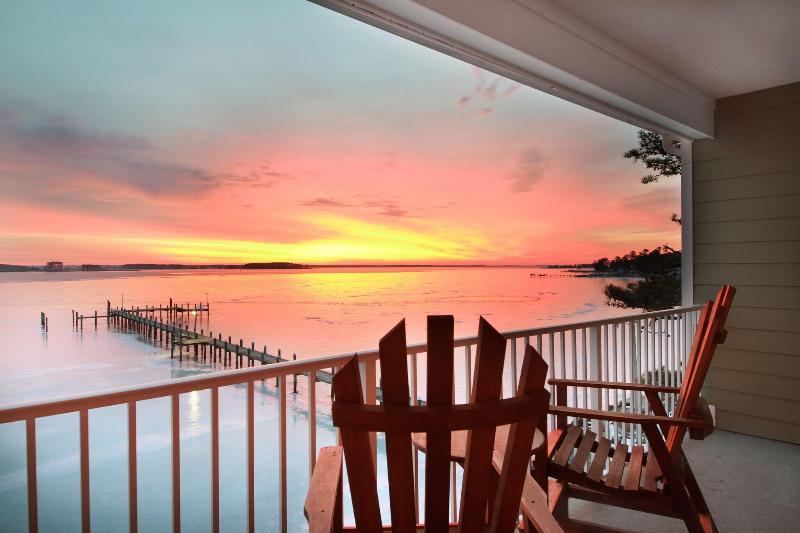 Island Inn & Suites, an Ascend Collection hotel image