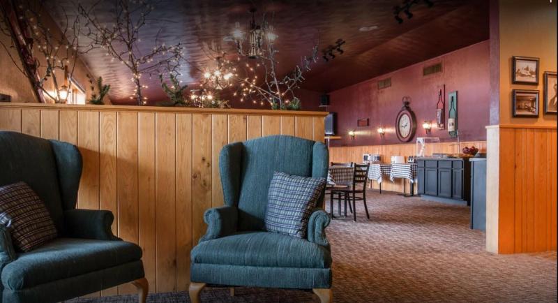 Econo Lodge  Inn & Suites Munising Area image