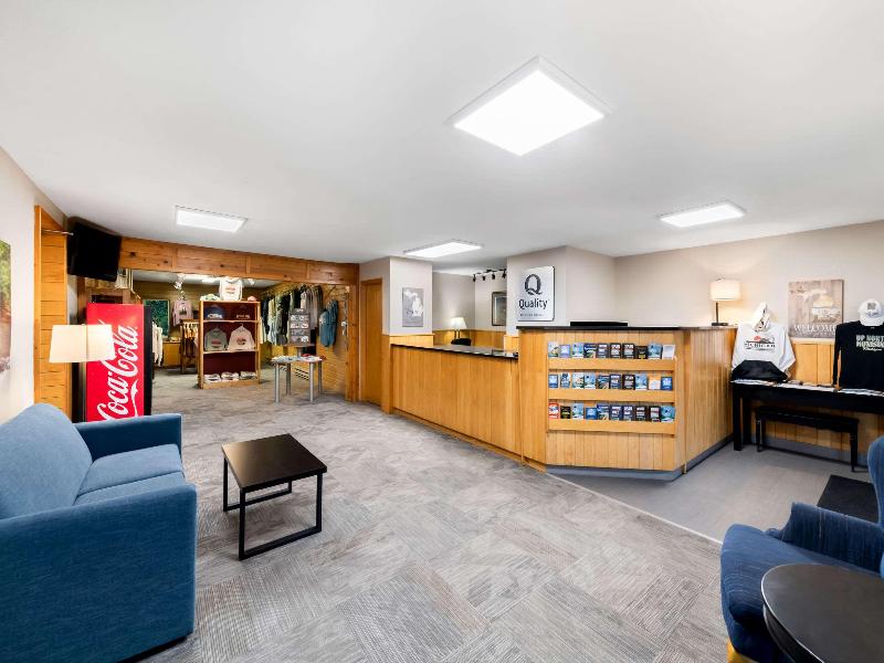 Econo Lodge  Inn & Suites Munising Area image