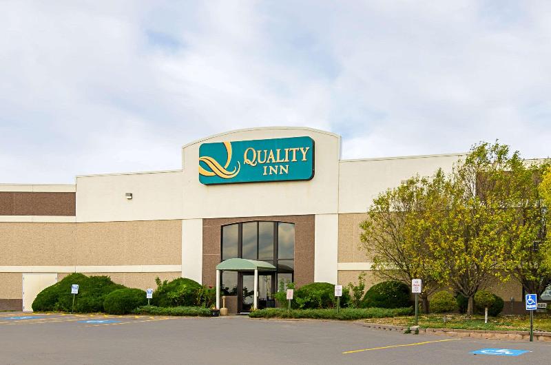 Quality Inn Rosebud Casino image