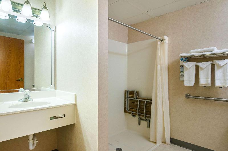 Quality Inn Rosebud Casino image