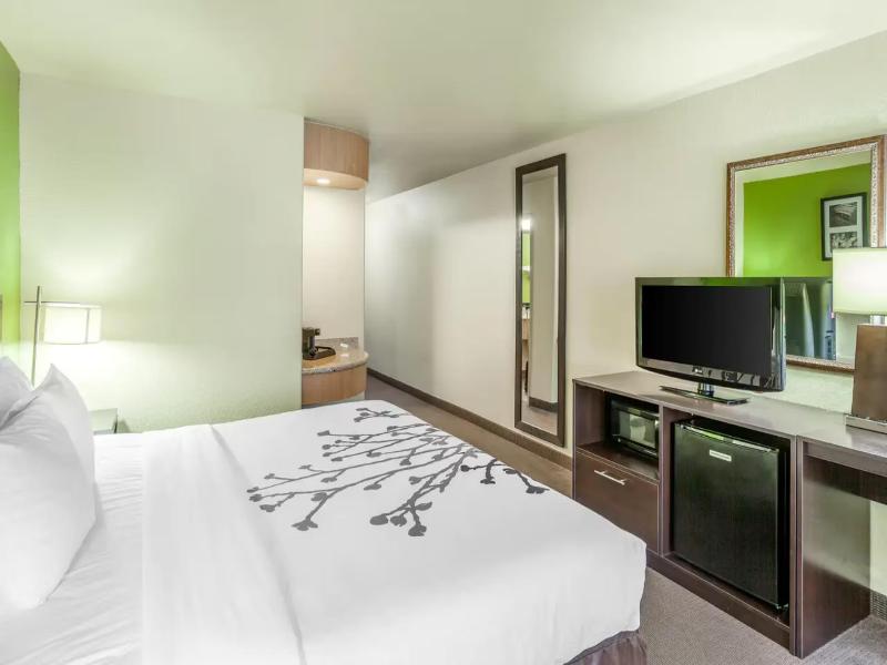 Sleep Inn & Suites Hewitt - South Waco image