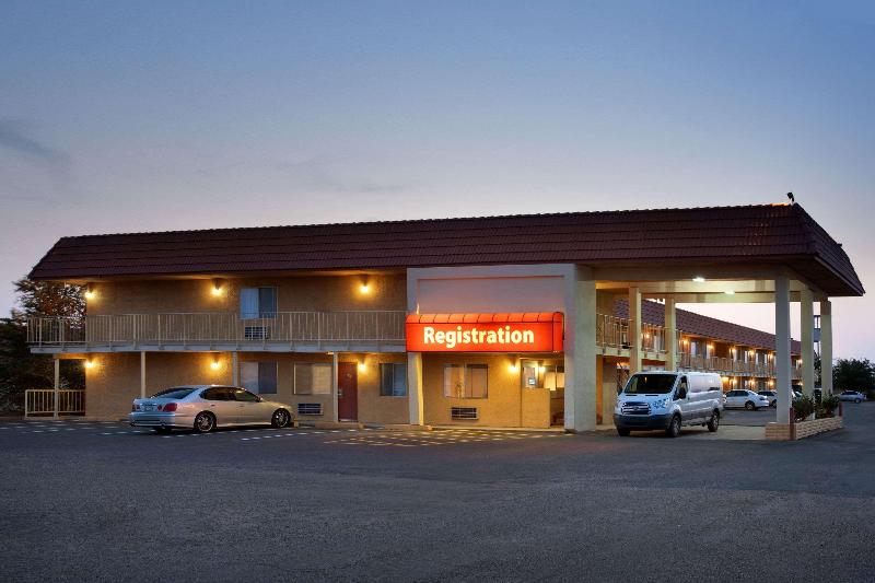 Travelodge by Wyndham Winslow image