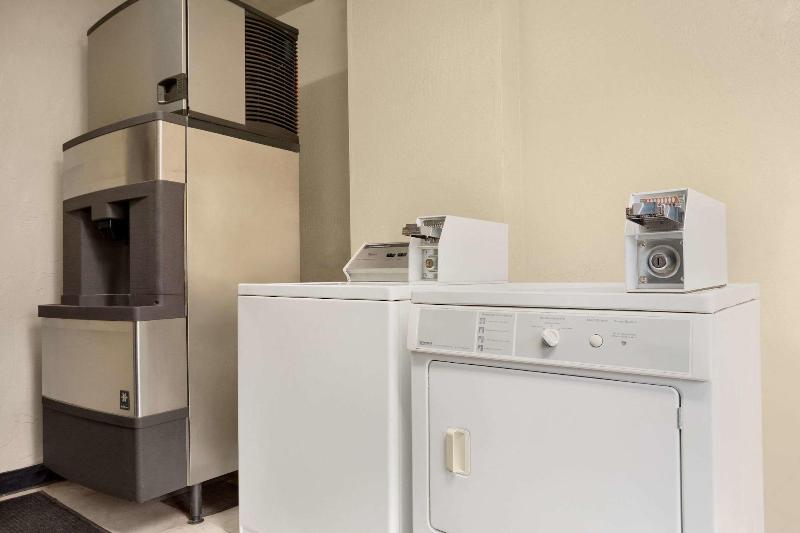 Travelodge by Wyndham Winslow image